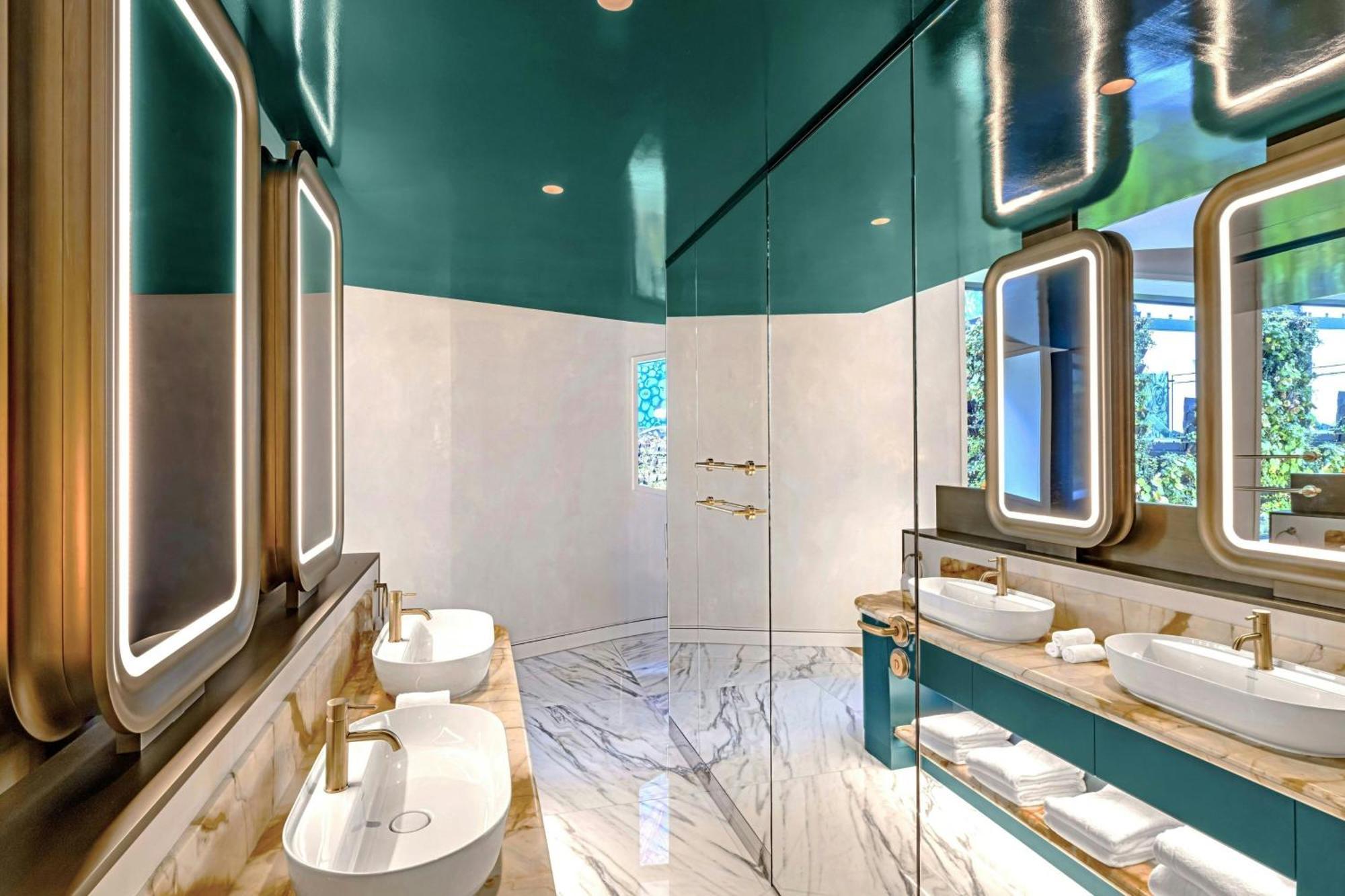 W Prague Hotel Ngoại thất bức ảnh
